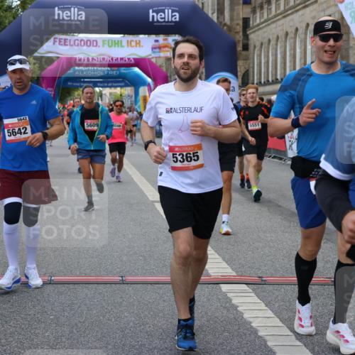 06.09.2026 - CURREX Alsterlauf Strokosch-Dieckow http://msf.ph/oto/10129956 06.09.2026 09:51:07 Ziel 2200, 2344, 2358, 3237, 3279, 3664, 3700, 4681, 4895, 5365, 5551, 5609, 5642, 5977, 6204, 8049, 8195 meine-sportfotos.de