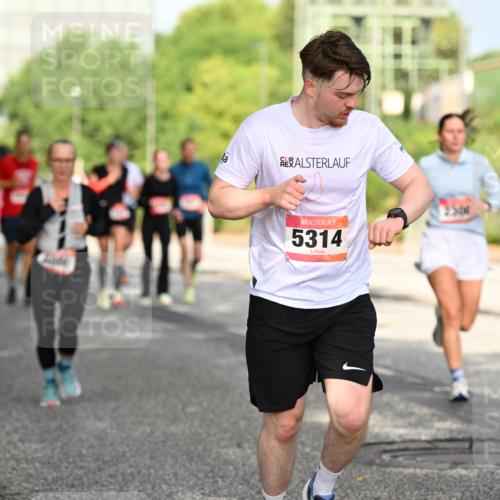 06.09.2026 - CURREX Alsterlauf Dr. Thomas Lammeyer http://msf.ph/oto/10130115 06.09.2026 09:52:17 Laufen 5314 meine-sportfotos.de