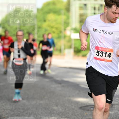 06.09.2026 - CURREX Alsterlauf Dr. Thomas Lammeyer http://msf.ph/oto/10130118 06.09.2026 09:52:18 Laufen 5314 meine-sportfotos.de