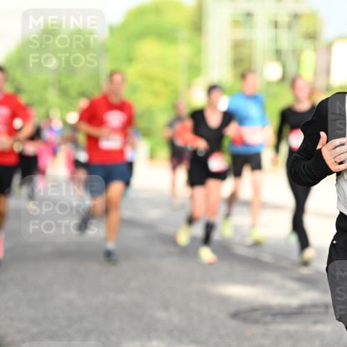 06.09.2026 - CURREX Alsterlauf Dr. Thomas Lammeyer http://msf.ph/oto/10130147 06.09.2026 09:52:20 Laufen 8086 meine-sportfotos.de