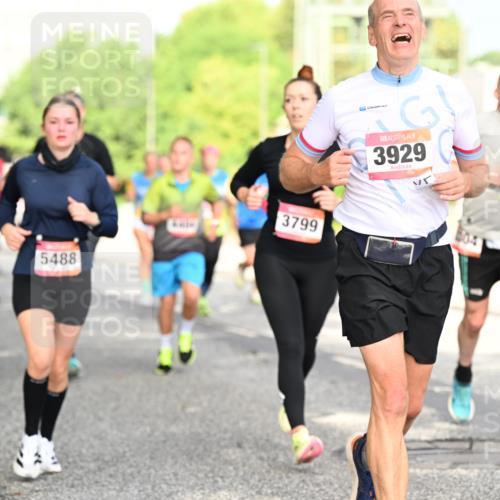 06.09.2026 - CURREX Alsterlauf Dr. Thomas Lammeyer http://msf.ph/oto/10130204 06.09.2026 09:52:26 Laufen 5488, 3799, 3929 meine-sportfotos.de