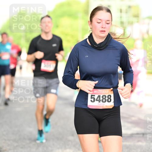 06.09.2026 - CURREX Alsterlauf Dr. Thomas Lammeyer http://msf.ph/oto/10130221 06.09.2026 09:52:27 Laufen 5488 meine-sportfotos.de