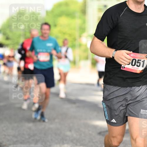 06.09.2026 - CURREX Alsterlauf Dr. Thomas Lammeyer http://msf.ph/oto/10130238 06.09.2026 09:52:29 Laufen 051 meine-sportfotos.de