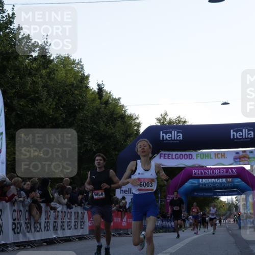 06.09.2026 - CURREX Alsterlauf Yannick Fuchs http://msf.ph/oto/10130277 06.09.2026 09:38:06 Ziel 2562, 3866, 4176, 5658, 5901, 6003, 8011 meine-sportfotos.de