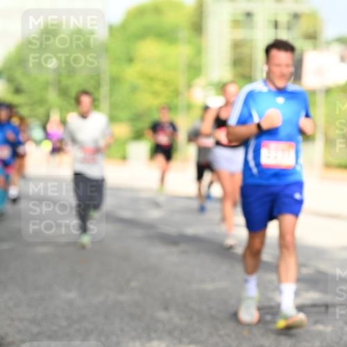 06.09.2026 - CURREX Alsterlauf Dr. Thomas Lammeyer http://msf.ph/oto/10130297 06.09.2026 09:52:35 Laufen  meine-sportfotos.de