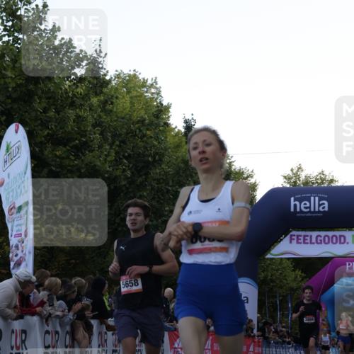 06.09.2026 - CURREX Alsterlauf Yannick Fuchs http://msf.ph/oto/10130308 06.09.2026 09:38:07 Ziel 2562, 3866, 4176, 5658, 5901, 6003 meine-sportfotos.de