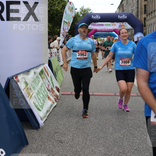 06.09.2026 - CURREX Alsterlauf Strokosch-Dieckow http://msf.ph/oto/10130343 06.09.2026 10:04:21 Ziel 2025, 2437, 2830, 3711, 3959, 3962, 4119, 4131, 4288, 4630, 4812, 5046, 5674, 5713, 6193 meine-sportfotos.de