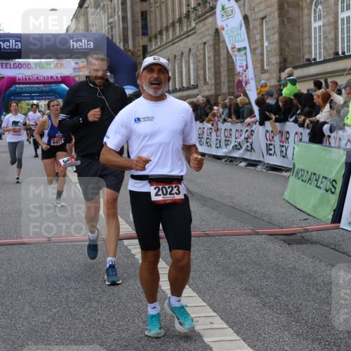 06.09.2026 - CURREX Alsterlauf Strokosch-Dieckow http://msf.ph/oto/10130443 06.09.2026 09:51:35 Ziel 2023, 3286, 3733, 4210, 4985, 4987, 5027, 5230, 5525, 5596, 5814, 5847, 6411, 6490, 8085 meine-sportfotos.de