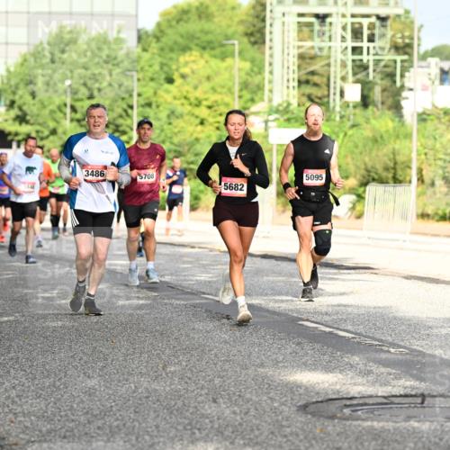 06.09.2026 - CURREX Alsterlauf Dr. Thomas Lammeyer http://msf.ph/oto/10130495 06.09.2026 09:52:57 Laufen 405, 54, 3486, 5708, 5095, 5682 meine-sportfotos.de