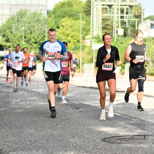 06.09.2026 - CURREX Alsterlauf Dr. Thomas Lammeyer http://msf.ph/oto/10130507 06.09.2026 09:52:58 Laufen 4057, 3848, 3486, 5708, 5682, 5095 meine-sportfotos.de