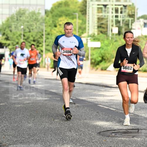 06.09.2026 - CURREX Alsterlauf Dr. Thomas Lammeyer http://msf.ph/oto/10130515 06.09.2026 09:52:59 Laufen 4067, 3486, 5682, 5095 meine-sportfotos.de