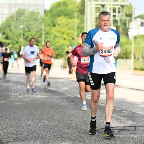 06.09.2026 - CURREX Alsterlauf Dr. Thomas Lammeyer http://msf.ph/oto/10130526 06.09.2026 09:53:00 Laufen 5708, 3486 meine-sportfotos.de