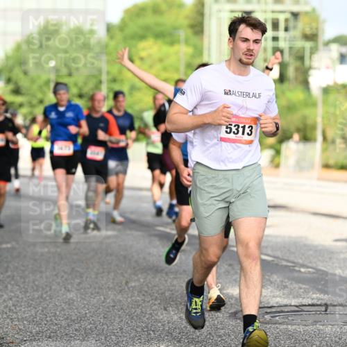 06.09.2026 - CURREX Alsterlauf Dr. Thomas Lammeyer http://msf.ph/oto/10130780 06.09.2026 09:53:25 Laufen 5313 meine-sportfotos.de