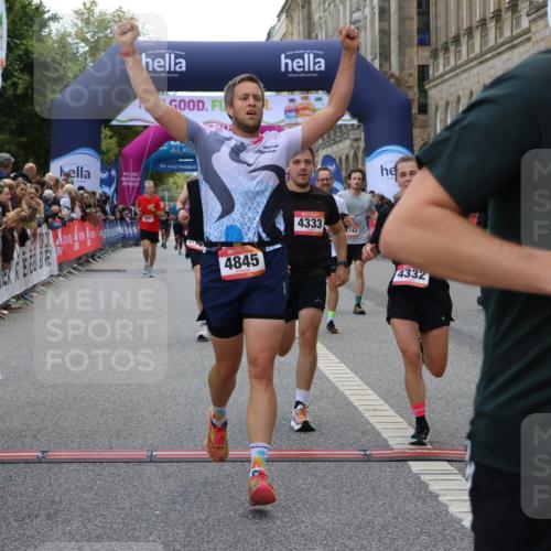 06.09.2026 - CURREX Alsterlauf Strokosch-Dieckow http://msf.ph/oto/10130875 06.09.2026 09:51:55 Ziel 2002, 2719, 3041, 3202, 4200, 4332, 4333, 4667, 4742, 4845, 5621, 5882, 6023 meine-sportfotos.de