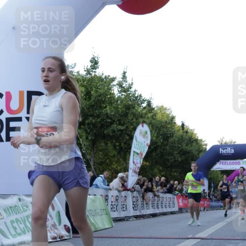 06.09.2026 - CURREX Alsterlauf Yannick Fuchs http://msf.ph/oto/10130891 06.09.2026 09:38:48 Ziel 2371, 3817, 5469, 5739, 5971, 6260, 6284, 8010, 8013 meine-sportfotos.de