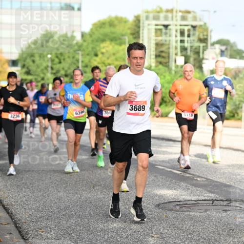 06.09.2026 - CURREX Alsterlauf Dr. Thomas Lammeyer http://msf.ph/oto/10130953 06.09.2026 09:53:46 Laufen 3236, 6396, 350, 3689, 6119 meine-sportfotos.de