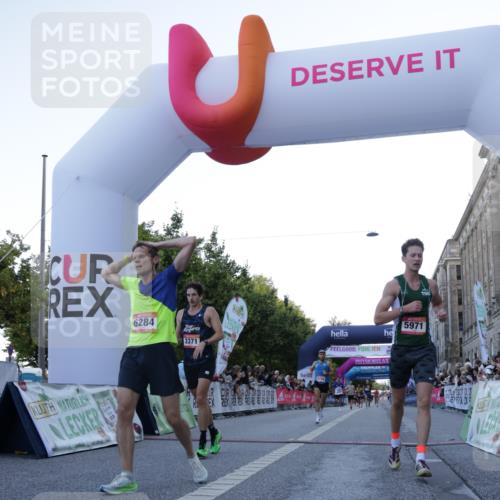 06.09.2026 - CURREX Alsterlauf Yannick Fuchs http://msf.ph/oto/10130968 06.09.2026 09:38:52 Ziel 2371, 5469, 5739, 5971, 6284, 6370, 8010, 8199 meine-sportfotos.de