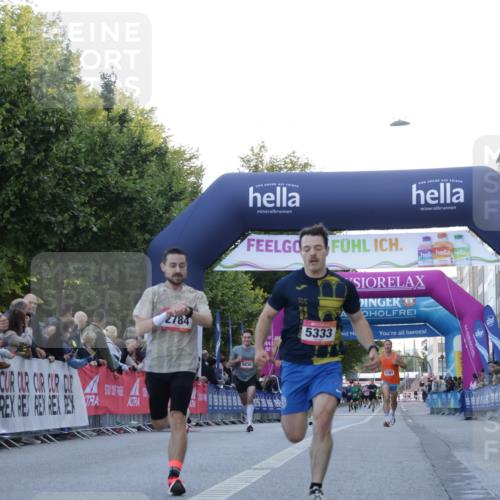 06.09.2026 - CURREX Alsterlauf Yannick Fuchs http://msf.ph/oto/10131032 06.09.2026 09:38:57 Ziel 2371, 2379, 2784, 5333, 5692, 5830, 5971, 6284, 6370, 8199 meine-sportfotos.de