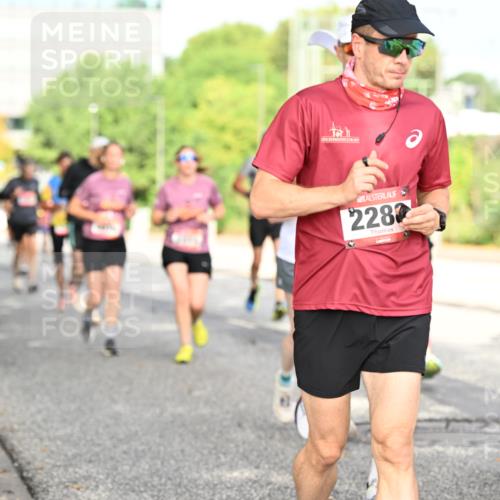 06.09.2026 - CURREX Alsterlauf Dr. Thomas Lammeyer http://msf.ph/oto/10131047 06.09.2026 09:53:55 Laufen 2282 meine-sportfotos.de