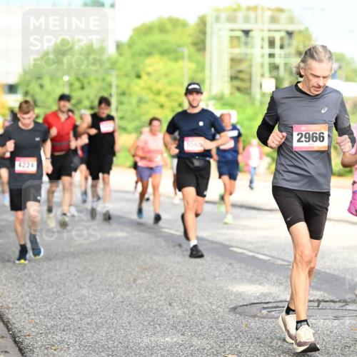 06.09.2026 - CURREX Alsterlauf Dr. Thomas Lammeyer http://msf.ph/oto/10131097 06.09.2026 09:54:01 Laufen 4224, 2966, 3198 meine-sportfotos.de