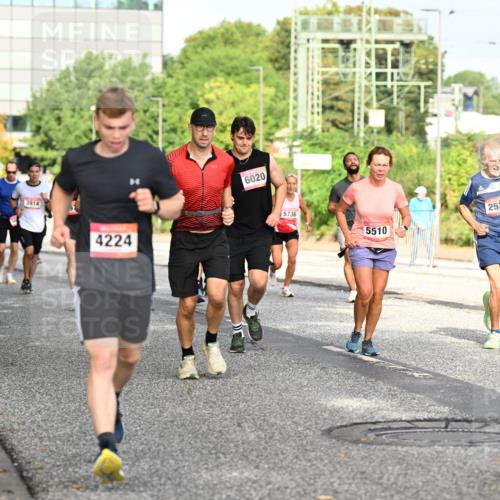 06.09.2026 - CURREX Alsterlauf Dr. Thomas Lammeyer http://msf.ph/oto/10131112 06.09.2026 09:54:03 Laufen 3914, 4224, 6020, 5736, 5510, 2523, 5565 meine-sportfotos.de