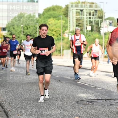 06.09.2026 - CURREX Alsterlauf Dr. Thomas Lammeyer http://msf.ph/oto/10131122 06.09.2026 09:54:06 Laufen 3914, 3712, 6078, 15736 meine-sportfotos.de