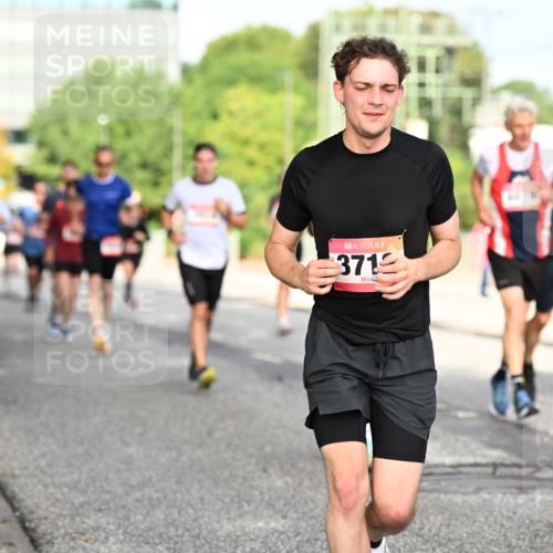 06.09.2026 - CURREX Alsterlauf Dr. Thomas Lammeyer http://msf.ph/oto/10131139 06.09.2026 09:54:07 Laufen 371 meine-sportfotos.de