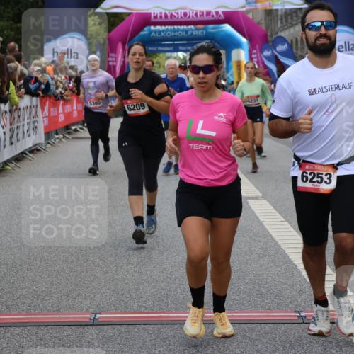06.09.2026 - CURREX Alsterlauf Strokosch-Dieckow http://msf.ph/oto/10131162 06.09.2026 10:05:07 Ziel 2709, 3317, 3793, 3853, 3854, 3968, 4230, 4231, 4549, 4565, 4994, 5044, 5300, 5329, 5765, 6110, 6179, 6209, 6251, 6253, 8064, 8099, 8298 meine-sportfotos.de