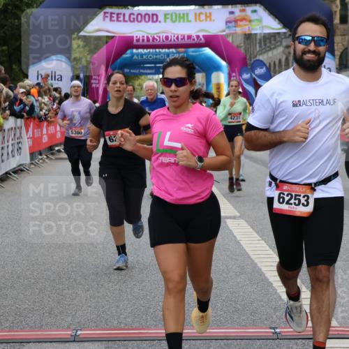 06.09.2026 - CURREX Alsterlauf Strokosch-Dieckow http://msf.ph/oto/10131180 06.09.2026 10:05:07 Ziel 2709, 3317, 3793, 3853, 3854, 3968, 4230, 4231, 4549, 4565, 4994, 5044, 5300, 5329, 5765, 6110, 6179, 6209, 6251, 6253, 8064, 8099, 8298 meine-sportfotos.de