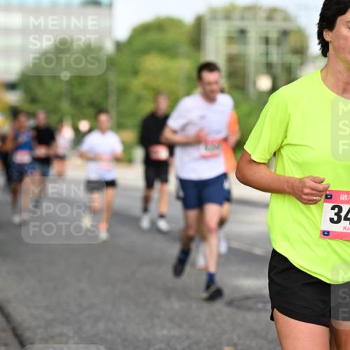 06.09.2026 - CURREX Alsterlauf Dr. Thomas Lammeyer http://msf.ph/oto/10131302 06.09.2026 09:54:31 Laufen 3403 meine-sportfotos.de
