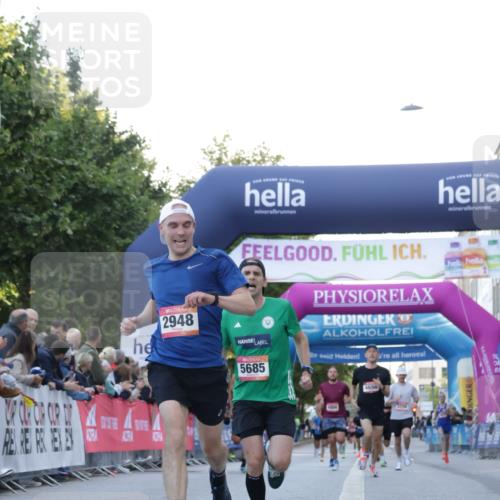 06.09.2026 - CURREX Alsterlauf Yannick Fuchs http://msf.ph/oto/10131437 06.09.2026 09:39:18 Ziel 2948, 4074, 4698, 5685 meine-sportfotos.de
