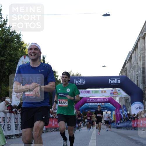 06.09.2026 - CURREX Alsterlauf Yannick Fuchs http://msf.ph/oto/10131466 06.09.2026 09:39:19 Ziel 2948, 4074, 4698, 5685, 5967 meine-sportfotos.de