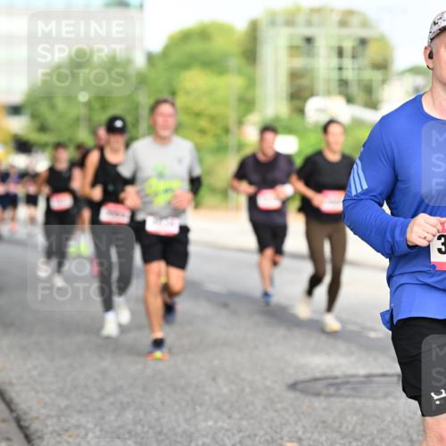 06.09.2026 - CURREX Alsterlauf Dr. Thomas Lammeyer http://msf.ph/oto/10131473 06.09.2026 09:54:47 Laufen 3394 meine-sportfotos.de
