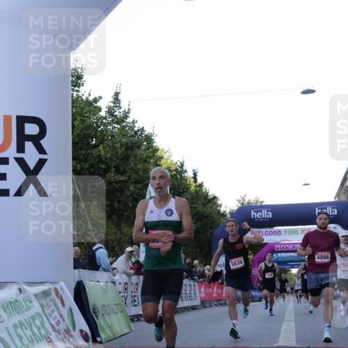 06.09.2026 - CURREX Alsterlauf Yannick Fuchs http://msf.ph/oto/10131563 06.09.2026 09:39:24 Ziel 2739, 2948, 3759, 3972, 4074, 4698, 4866, 5246, 5639, 5685, 5967 meine-sportfotos.de