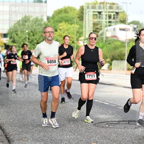 06.09.2026 - CURREX Alsterlauf Dr. Thomas Lammeyer http://msf.ph/oto/10131588 06.09.2026 09:54:57 Laufen 5858, 4732, 2711 meine-sportfotos.de