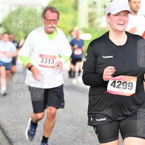 06.09.2026 - CURREX Alsterlauf Dr. Thomas Lammeyer http://msf.ph/oto/10131722 06.09.2026 09:55:15 Laufen 3313, 4299, 2 meine-sportfotos.de