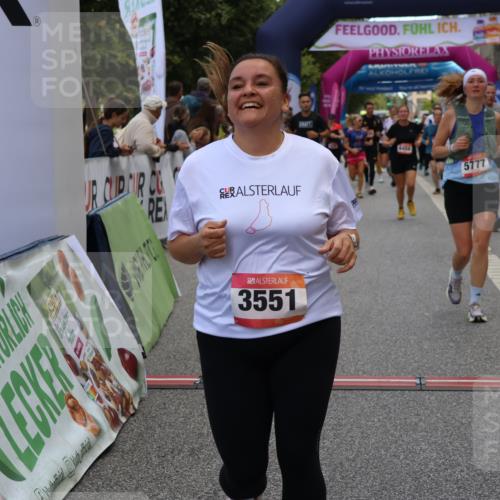 06.09.2026 - CURREX Alsterlauf Strokosch-Dieckow http://msf.ph/oto/10131744 06.09.2026 10:05:36 Ziel 2310, 3064, 3315, 4152, 4408, 4511, 5135, 5349, 5373, 5405, 5406, 5777, 6458 meine-sportfotos.de