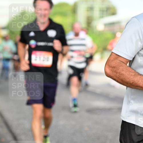 06.09.2026 - CURREX Alsterlauf Dr. Thomas Lammeyer http://msf.ph/oto/10131810 06.09.2026 09:55:24 Laufen 2120, 60 meine-sportfotos.de