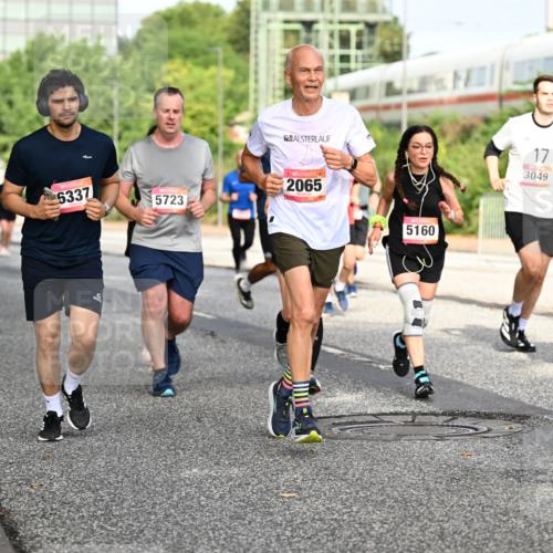 06.09.2026 - CURREX Alsterlauf Dr. Thomas Lammeyer http://msf.ph/oto/10131834 06.09.2026 09:55:30 Laufen 547, 5337, 5723, 2065, 5160, 17, 3049, 552 meine-sportfotos.de