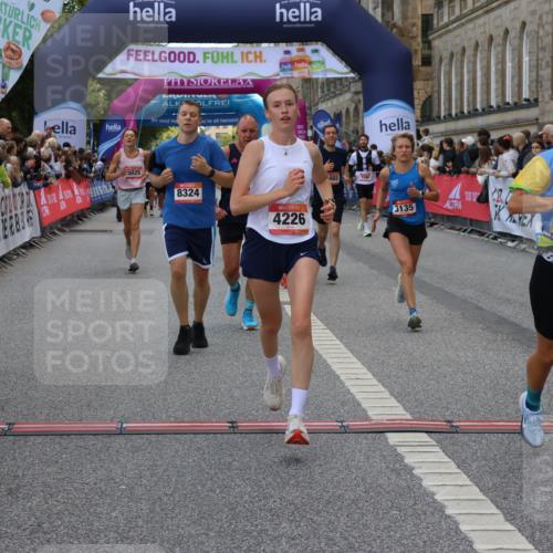 06.09.2026 - CURREX Alsterlauf Strokosch-Dieckow http://msf.ph/oto/10131837 06.09.2026 09:52:51 Ziel 2438, 2465, 2510, 2799, 3135, 3808, 3954, 3971, 4226, 4457, 4570, 6232, 8025, 8324 meine-sportfotos.de