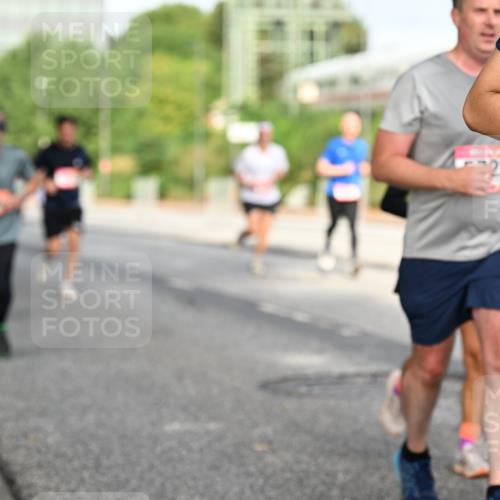 06.09.2026 - CURREX Alsterlauf Dr. Thomas Lammeyer http://msf.ph/oto/10131862 06.09.2026 09:55:33 Laufen 23 meine-sportfotos.de