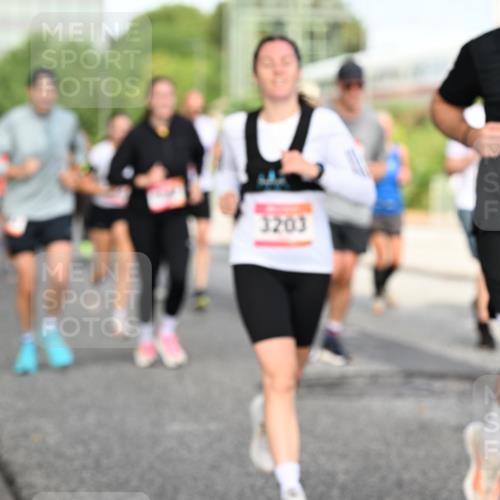 06.09.2026 - CURREX Alsterlauf Dr. Thomas Lammeyer http://msf.ph/oto/10131962 06.09.2026 09:55:44 Laufen 3203 meine-sportfotos.de