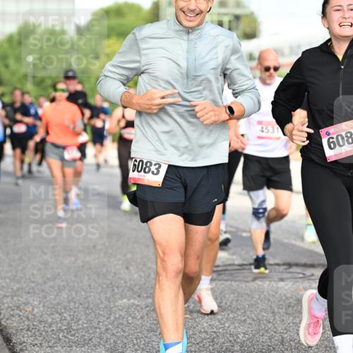 06.09.2026 - CURREX Alsterlauf Dr. Thomas Lammeyer http://msf.ph/oto/10131981 06.09.2026 09:55:46 Laufen 6083, 6082 meine-sportfotos.de
