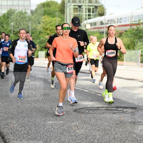 06.09.2026 - CURREX Alsterlauf Dr. Thomas Lammeyer http://msf.ph/oto/10131989 06.09.2026 09:55:48 Laufen 9, 727, 3425, 573, 5100, 5099, 5459 meine-sportfotos.de