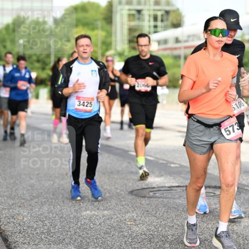 06.09.2026 - CURREX Alsterlauf Dr. Thomas Lammeyer http://msf.ph/oto/10132002 06.09.2026 09:55:49 Laufen 3425, 2066, 573, 5100 meine-sportfotos.de