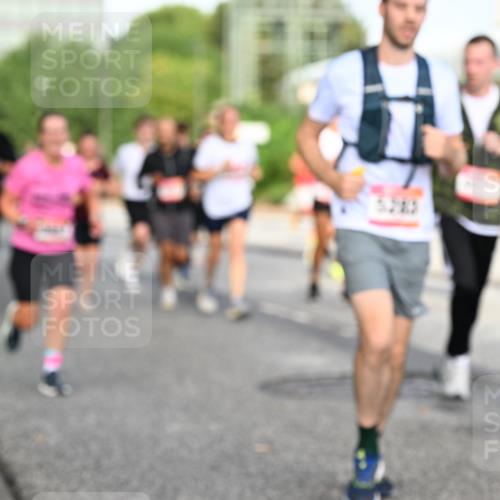 06.09.2026 - CURREX Alsterlauf Dr. Thomas Lammeyer http://msf.ph/oto/10132053 06.09.2026 09:55:54 Laufen 5283 meine-sportfotos.de