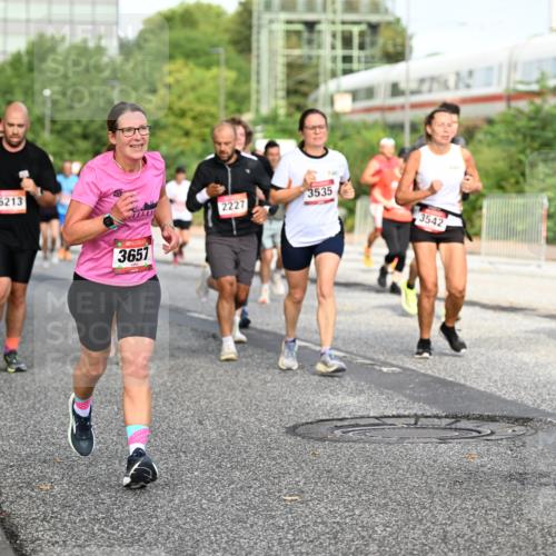 06.09.2026 - CURREX Alsterlauf Dr. Thomas Lammeyer http://msf.ph/oto/10132057 06.09.2026 09:55:54 Laufen 6213, 3651, 2227, 71814, 3535, 3542, 5 meine-sportfotos.de