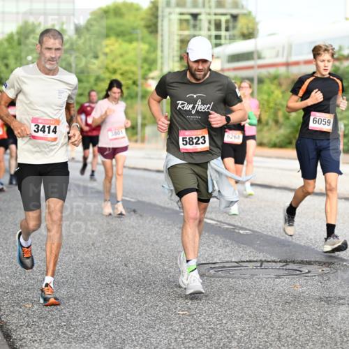 06.09.2026 - CURREX Alsterlauf Dr. Thomas Lammeyer http://msf.ph/oto/10132299 06.09.2026 09:56:19 Laufen 3414, 3801, 5823, 6268, 6059 meine-sportfotos.de
