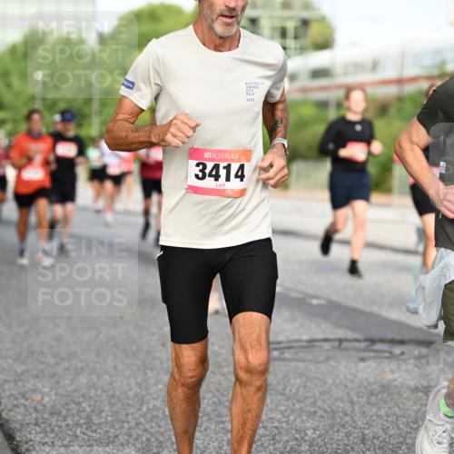 06.09.2026 - CURREX Alsterlauf Dr. Thomas Lammeyer http://msf.ph/oto/10132309 06.09.2026 09:56:20 Laufen 3414, 5823 meine-sportfotos.de