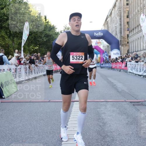 06.09.2026 - CURREX Alsterlauf Yannick Fuchs http://msf.ph/oto/10132321 06.09.2026 09:40:15 Ziel 2299, 2831, 3300, 4569, 5150, 5302, 5322, 5399, 5783, 5925, 5989, 6026, 6222 meine-sportfotos.de